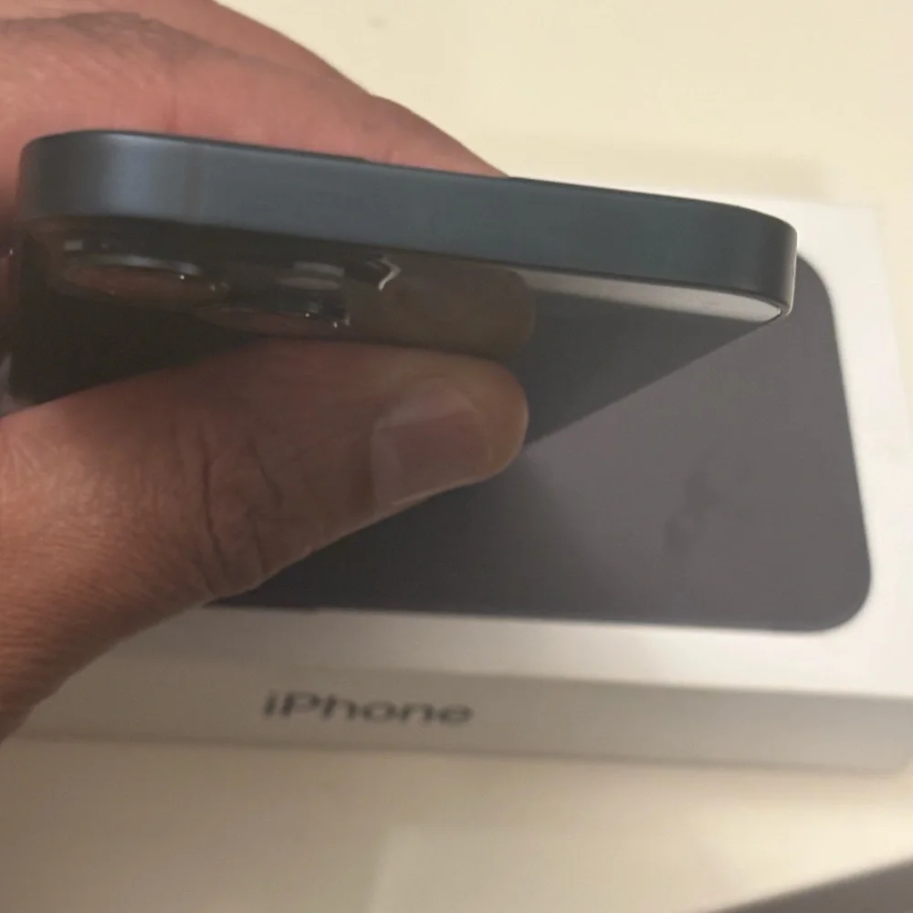 Apple iPhone 14 bundle